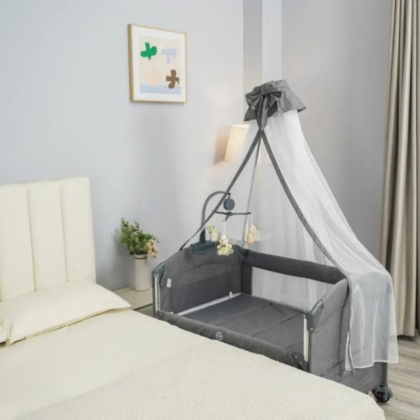 Baby portable cot /playpen