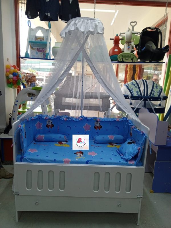 Baby cot with mattress, mosquito net and cot bumper